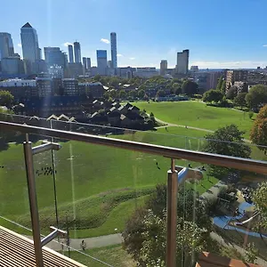 Homestay Cozy Double With Large En Near Canary Wharf With Amazing Views In A Shared, London